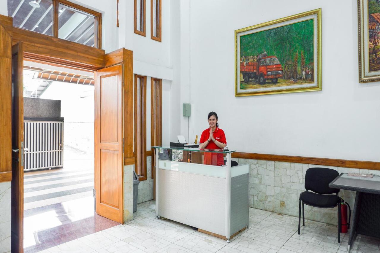 Oyo 1209 Tirtasari Nice Guesthouse Bandung Bagian luar foto