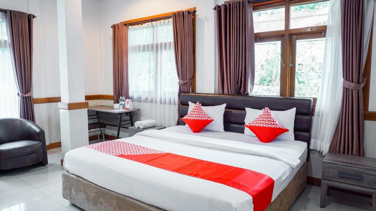Oyo 1209 Tirtasari Nice Guesthouse Bandung Bagian luar foto