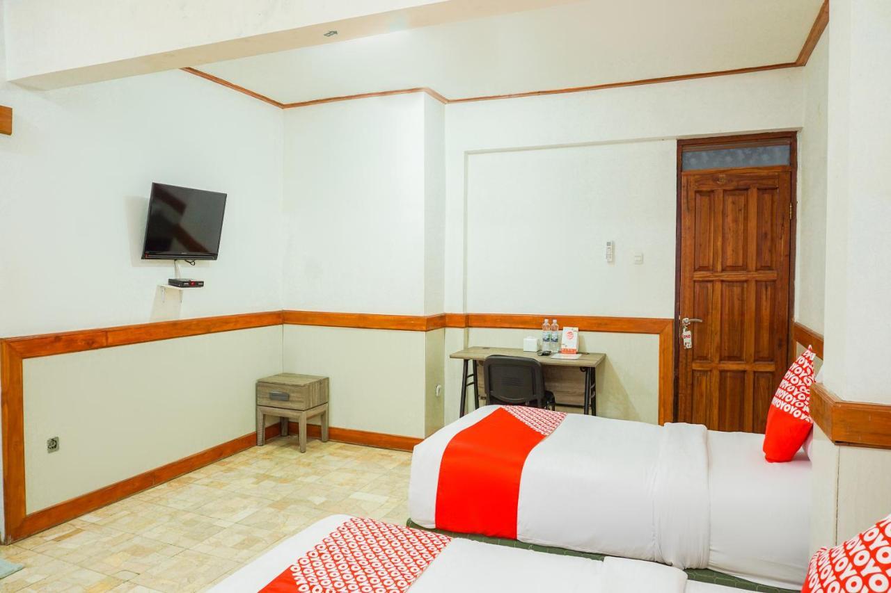 Oyo 1209 Tirtasari Nice Guesthouse Bandung Bagian luar foto