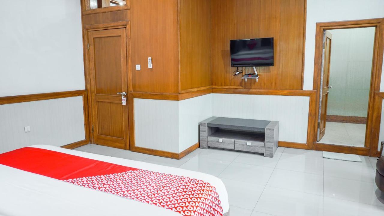 Oyo 1209 Tirtasari Nice Guesthouse Bandung Bagian luar foto