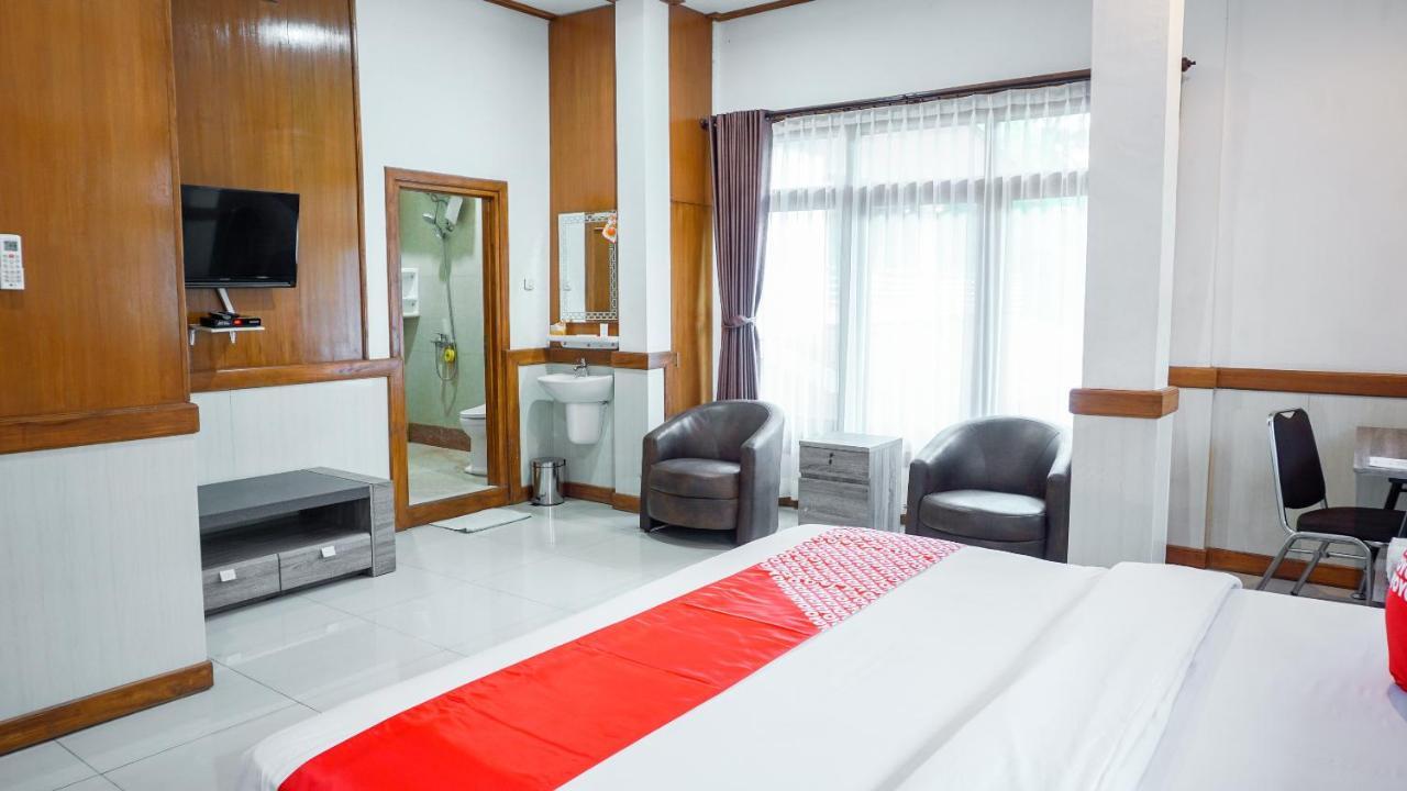 Oyo 1209 Tirtasari Nice Guesthouse Bandung Bagian luar foto