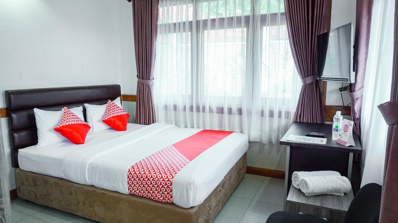 Oyo 1209 Tirtasari Nice Guesthouse Bandung Bagian luar foto