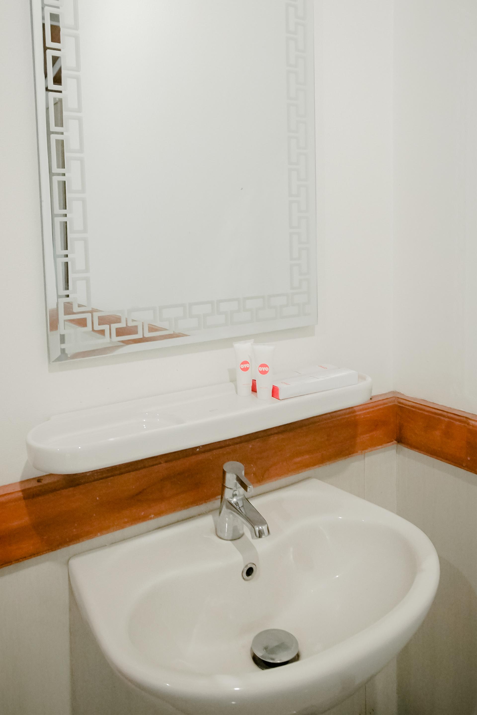 Oyo 1209 Tirtasari Nice Guesthouse Bandung Bagian luar foto
