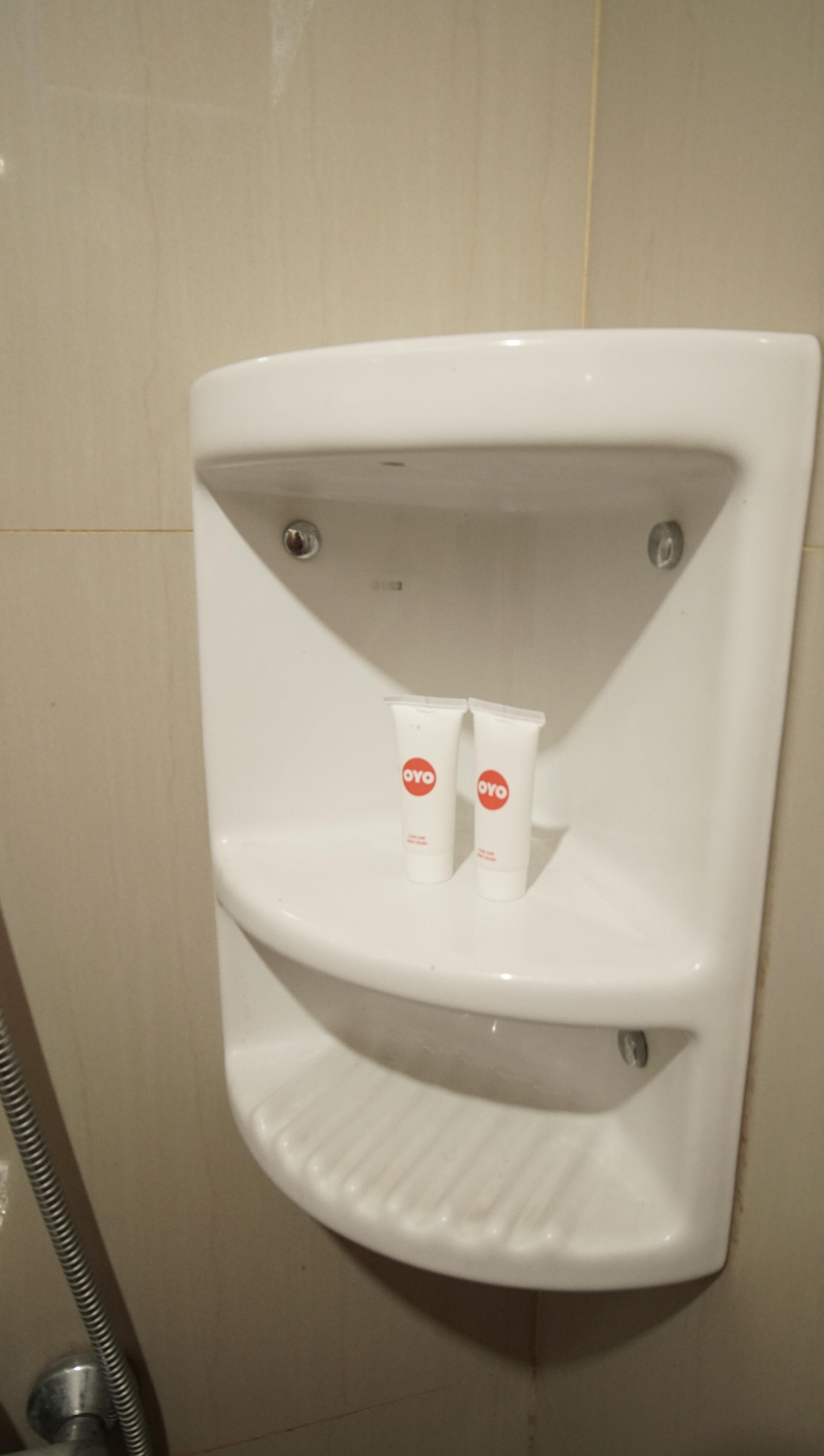 Oyo 1209 Tirtasari Nice Guesthouse Bandung Bagian luar foto