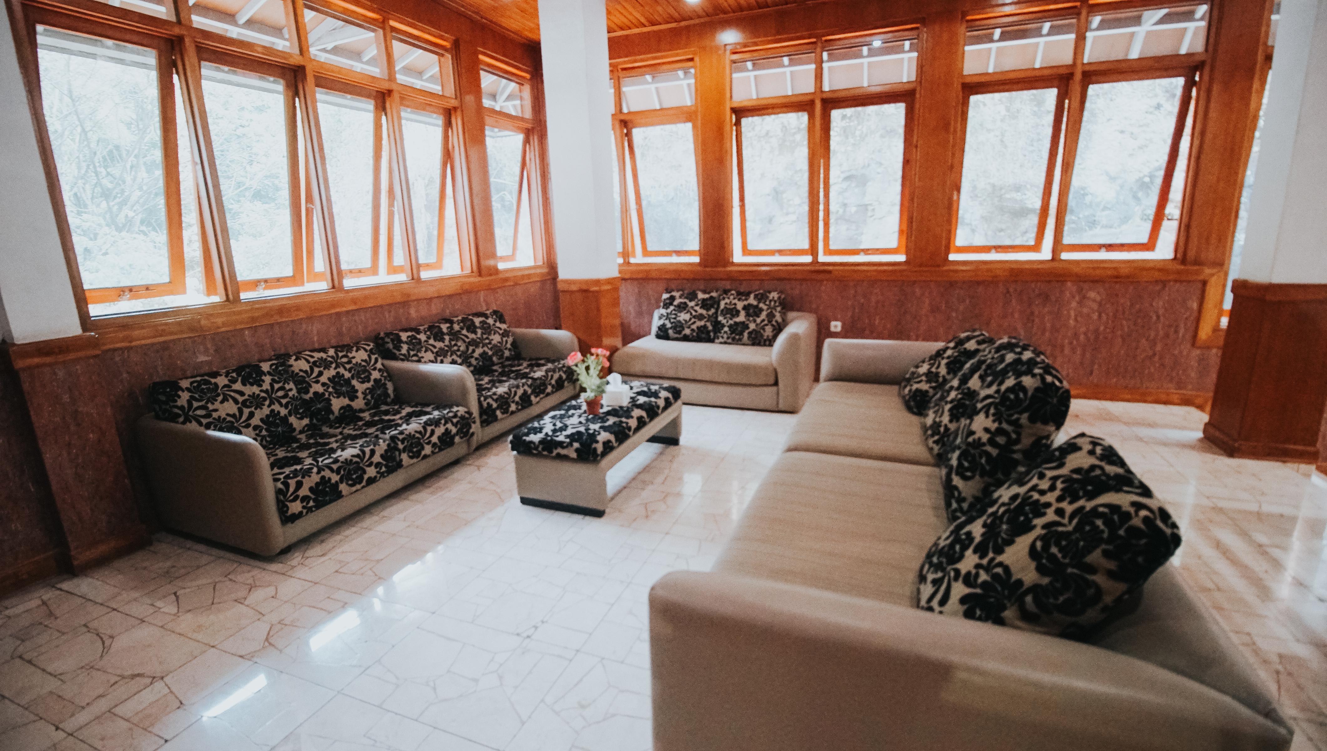 Oyo 1209 Tirtasari Nice Guesthouse Bandung Bagian luar foto