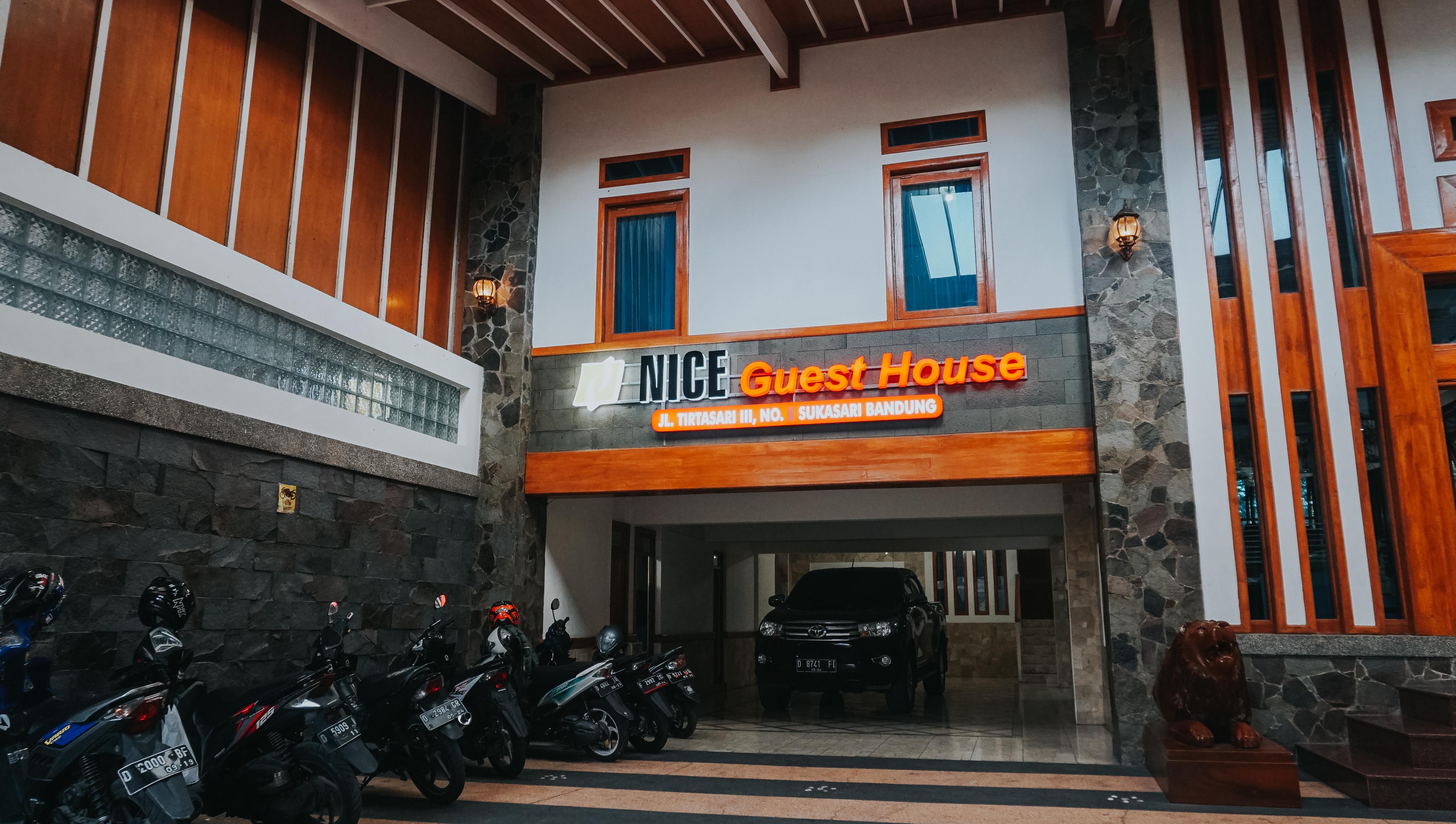 Oyo 1209 Tirtasari Nice Guesthouse Bandung Bagian luar foto