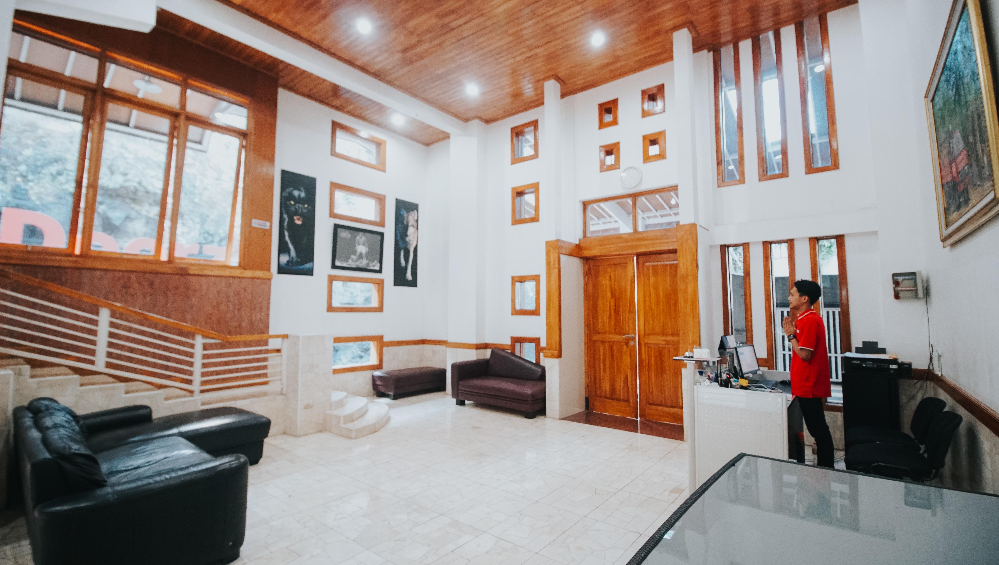 Oyo 1209 Tirtasari Nice Guesthouse Bandung Bagian luar foto